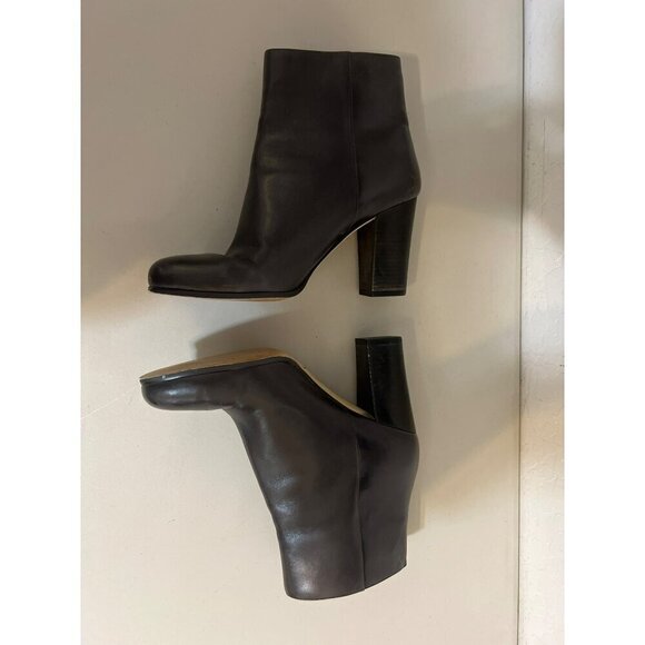 MICHAEL Michael Kors Leather Black Heeled Bootie 9M - Picture 2 of 7